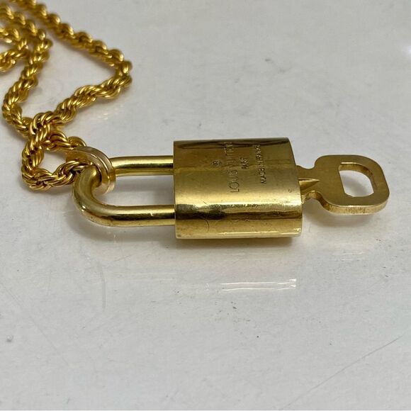 LOUIS VUITTON Lock and key 🔐 on Gold Tone Necklace #322 - Picture 9 of 13
